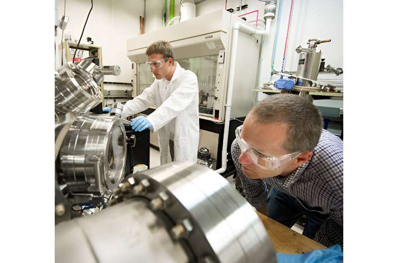 Researchers discover new way to make 'atomic lasagna'