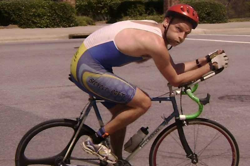 What role does a tailwind play in cycling's 'Everesting'?